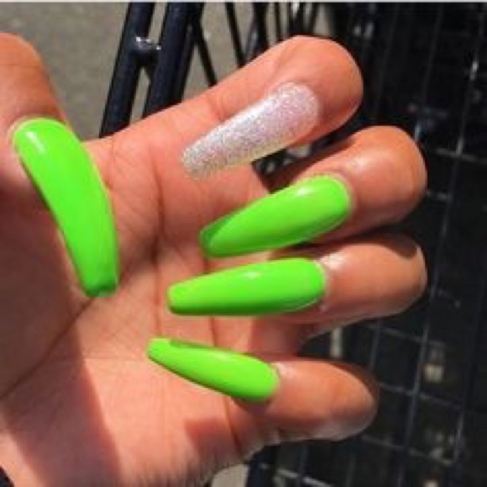 Meet your Posher, Raeaa